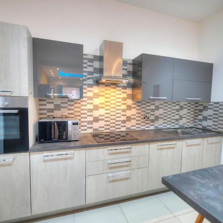 Spacious And Beautifully Furnished 3 Bedrooms/3Bathrooms Apartment With 2 Balconies Wvid1-1 Gzira Buitenkant foto
