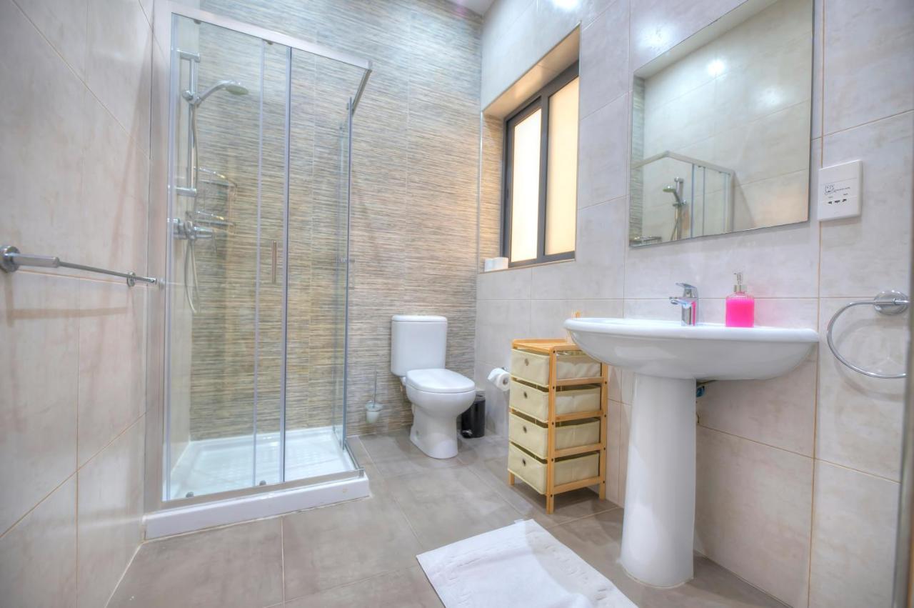 Spacious And Beautifully Furnished 3 Bedrooms/3Bathrooms Apartment With 2 Balconies Wvid1-1 Gzira Buitenkant foto